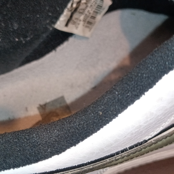 2019 Air Force 1 '07 LV8 Sport 'Spurs' - Picture 2 of 2